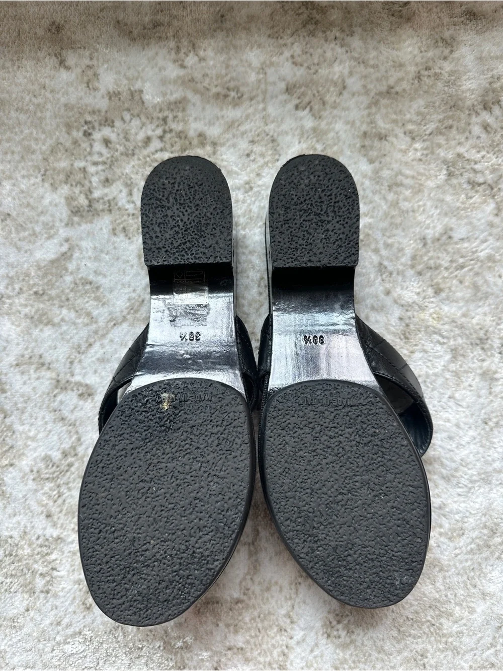 Chanel Black Quilted Leather CC Thong Sandals – Size 38.5